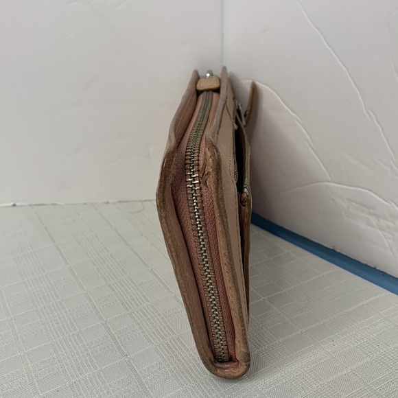 Fossil Womens Maddox  Leather Zip Around Wallet Clutch Key Hole Hardware - Picture 2 of 10